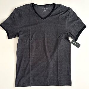 (NWT) Kenneth Cole New York V-Neck T-Shirt - Size L - Mens